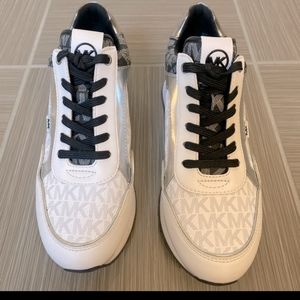 Michael Kors Sneakers 6.5